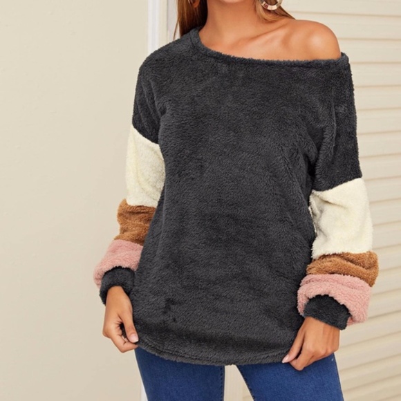 Sweaters - BENNI Color block sherpa Long Sleeve top